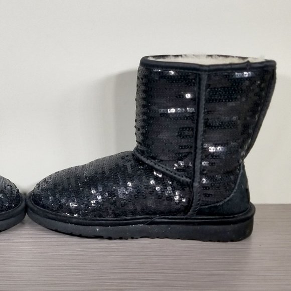 UGG Youth Classic Short Boot, Black Sparkle Sequins, Girls Size 2 / 32 - Picture 8 of 12